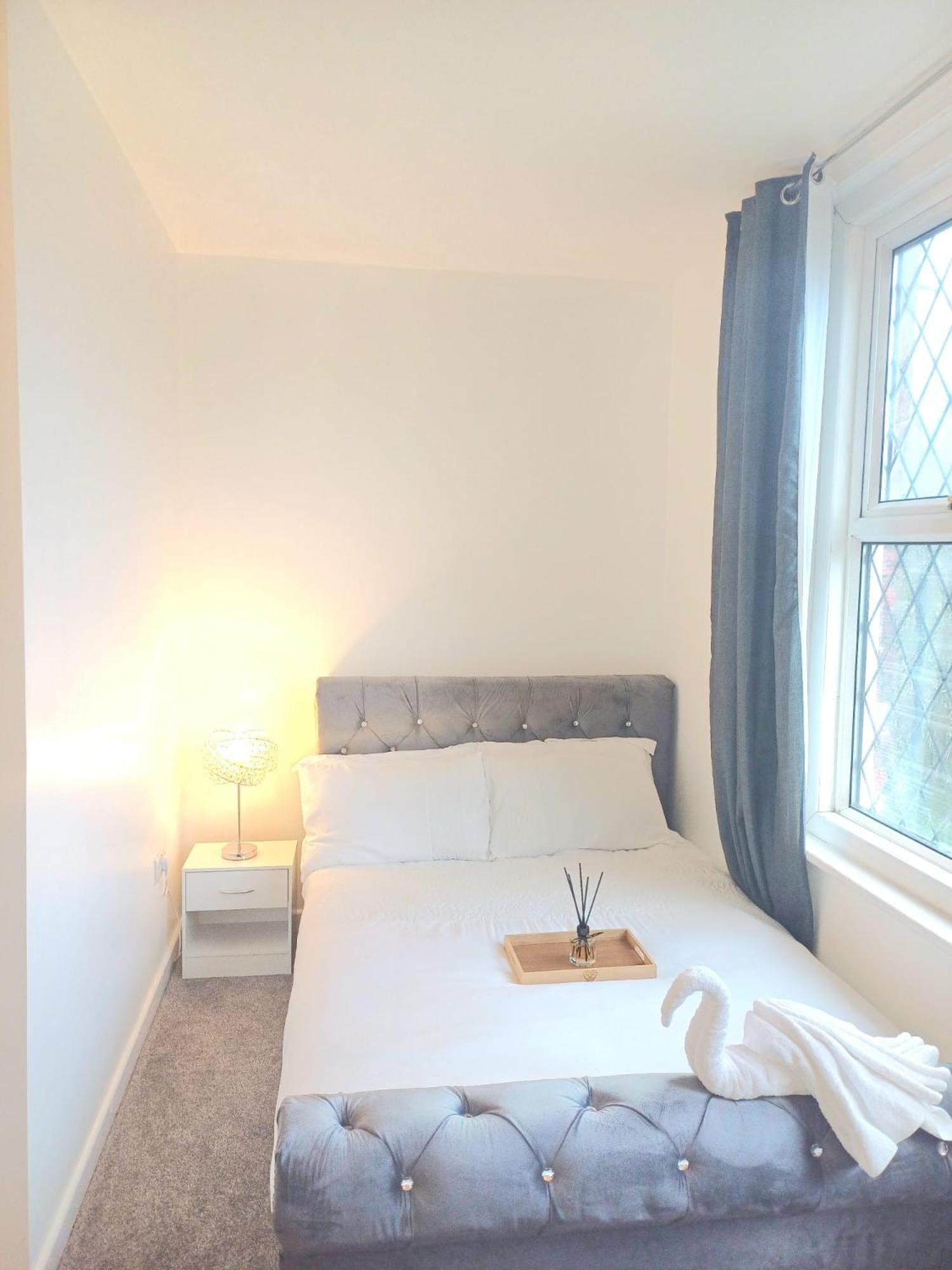 Home In Woodhouse, Leeds Leeds  Ngoại thất bức ảnh